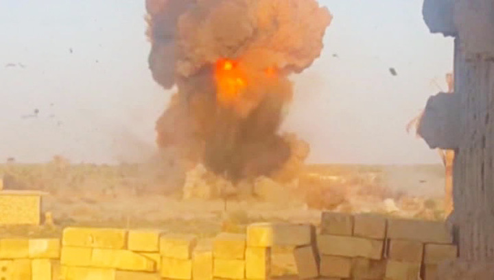 Бомбежка в Ираке: американцы устроили дождь из денег ИГ Бомбежка в Ираке: американцы устроили дождь из денег ИГ