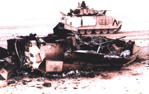 Очередной американский позор: БМП М-2 "Брэдли" в Саудовской Аравии в боях горят как спички Очередной американский позор: БМП М-2 "Брэдли" в Саудовской Аравии в боях горят как спички