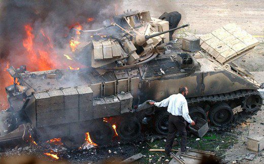 Очередной американский позор: БМП М-2 "Брэдли" в Саудовской Аравии в боях горят как спички Очередной американский позор: БМП М-2 "Брэдли" в Саудовской Аравии в боях горят как спички