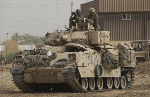 Очередной американский позор: БМП М-2 "Брэдли" в Саудовской Аравии в боях горят как спички Очередной американский позор: БМП М-2 "Брэдли" в Саудовской Аравии в боях горят как спички
