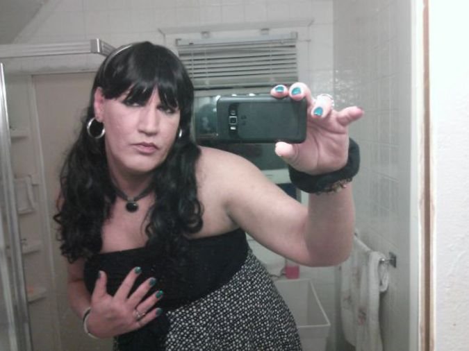 В Германии мигранты побили трансгендеров камнями