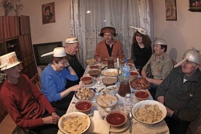 День кастрюлеголовых. Они – здобулы, а чего добился ты? День кастрюлеголовых. Они – здобулы, а чего добился ты?