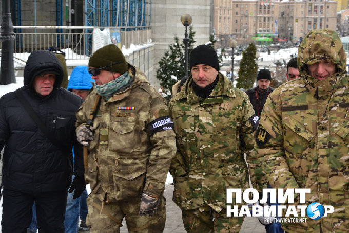 Путин и РФ не виноваты в разгроме под Иловайском — участники АТО на Банковой Путин и РФ не виноваты в разгроме под Иловайском — участники АТО на Банковой