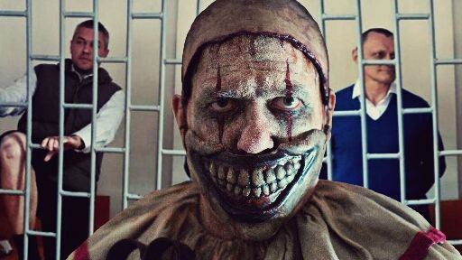 У националиста, обвиняемого в убийстве русских солдат, на суде поехала крыша У националиста, обвиняемого в убийстве русских солдат, на суде поехала крыша