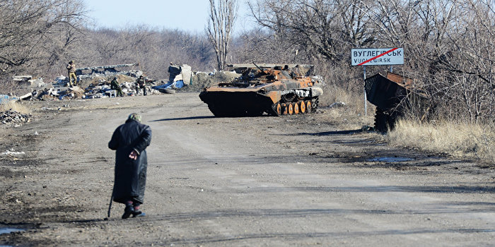 Углегорск через год после войны. Фоторепортаж Углегорск через год после войны. Фоторепортаж