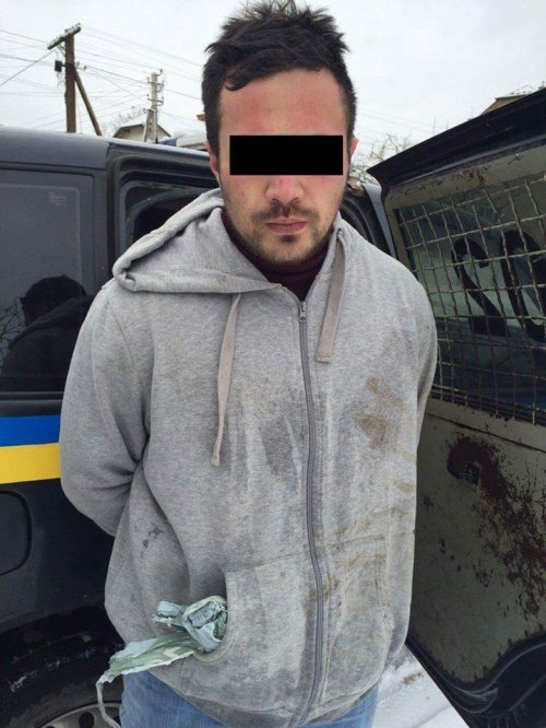 На Львовщине правосеки напали на дом бизнесмена, связали, и целую ночь пытали его родственника На Львовщине правосеки напали на дом бизнесмена, связали, и целую ночь пытали его родственника