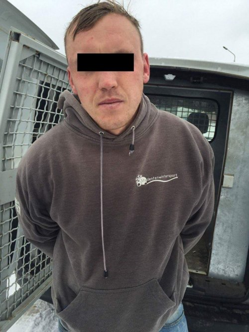 На Львовщине правосеки напали на дом бизнесмена, связали, и целую ночь пытали его родственника На Львовщине правосеки напали на дом бизнесмена, связали, и целую ночь пытали его родственника