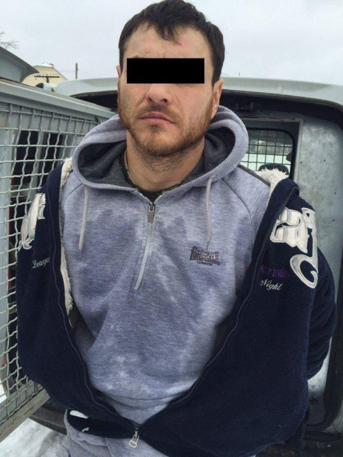 На Львовщине правосеки напали на дом бизнесмена, связали, и целую ночь пытали его родственника На Львовщине правосеки напали на дом бизнесмена, связали, и целую ночь пытали его родственника