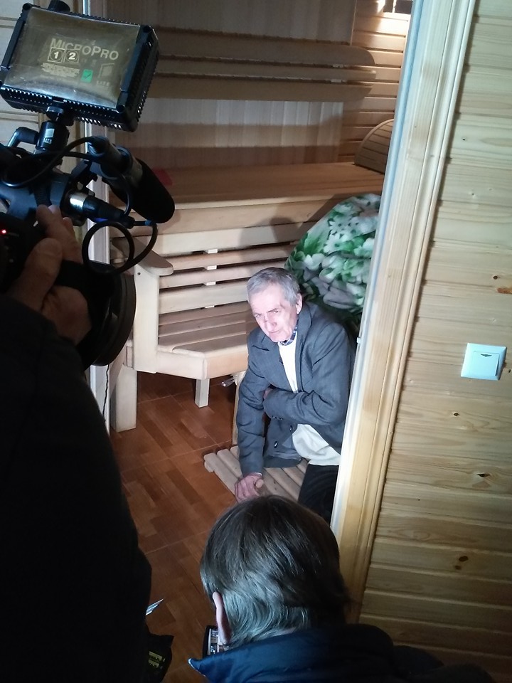 На Львовщине правосеки напали на дом бизнесмена, связали, и целую ночь пытали его родственника На Львовщине правосеки напали на дом бизнесмена, связали, и целую ночь пытали его родственника