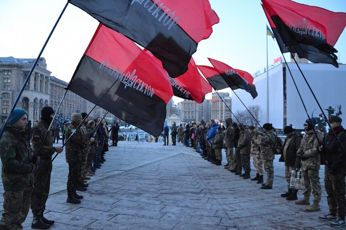 По центру Киева опять гроб носили По центру Киева опять гроб носили