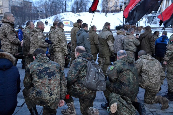 По центру Киева опять гроб носили По центру Киева опять гроб носили