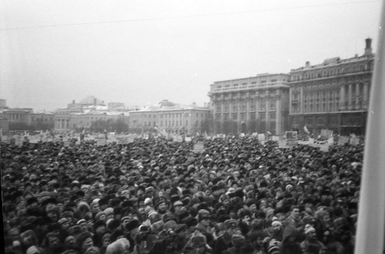 Как толпа хоронила СССР, хроника в фото. Как толпа хоронила СССР, хроника в фото.