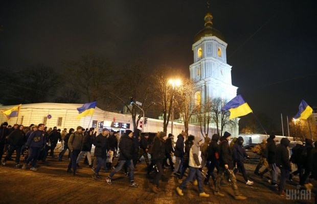 Киевские нацисты отметили день соборности «ярким факельным шествием», которое осветила ТСН Киевские нацисты отметили день соборности «ярким факельным шествием», которое осветила ТСН