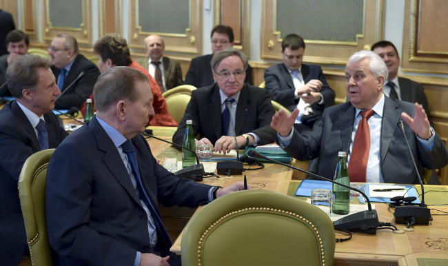 Кучма просит сменить его в Минских переговорах на Кравчука Кучма просит сменить его в Минских переговорах на Кравчука