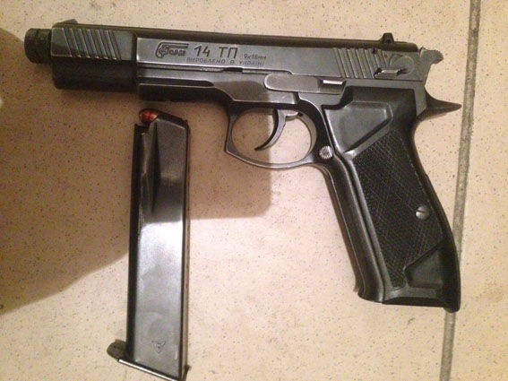 На Донбассе за разбой и избиение пенсионеров задержаны трое «освободителей» — один военный и двое волонтеров На Донбассе за разбой и избиение пенсионеров задержаны трое «освободителей» — один военный и двое волонтеров