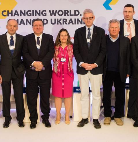 Это Бильдт, Карл! Шведского пенсионера пророчат в премьеры Украины  