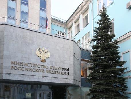 Уволенному за извинения Мединскому польскому продюсеру предложили работу в России Уволенному за извинения Мединскому польскому продюсеру предложили работу в России