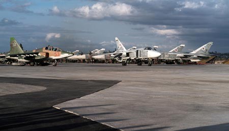 «Непотопляемый авианосец»: станет ли Хмеймим постоянным плацдармом РФ в Средиземном море «Непотопляемый авианосец»: станет ли Хмеймим постоянным плацдармом РФ в Средиземном море