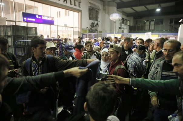 В Германии беженцы устроили пьяный мордобой В Германии беженцы устроили пьяный мордобой