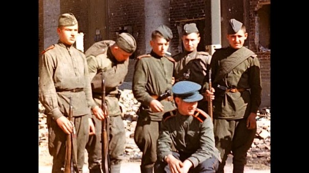 Берлин 1945-го в цвете. Победители Берлин 1945-го в цвете. Победители