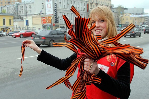 Западное влияние: в Литве запретят носить георгиевские ленточки 