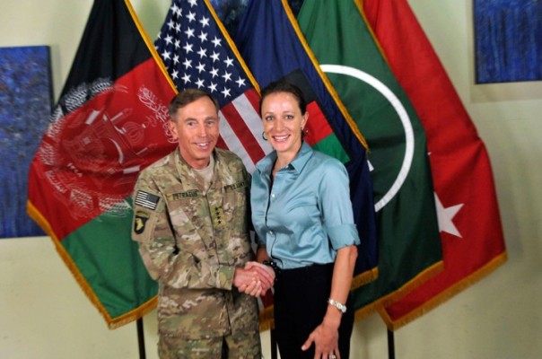 Глава ЦРУ променял секреты США на секс Глава ЦРУ променял секреты США на секс