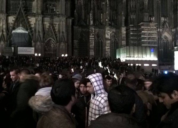 «Их пригласила Меркель»