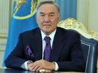 Назарбаев распустил парламент и призвал «жить по средствам