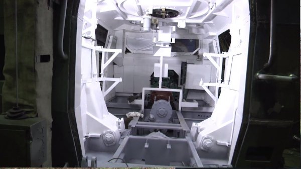 Завод Порошенко "Ленинская Кузница" представил новейший бронеавтомобиль с системой РЭБ