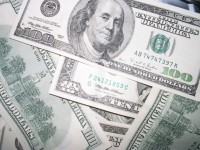 В Deutsche Bank заявили о необходимости девальвировать доллар