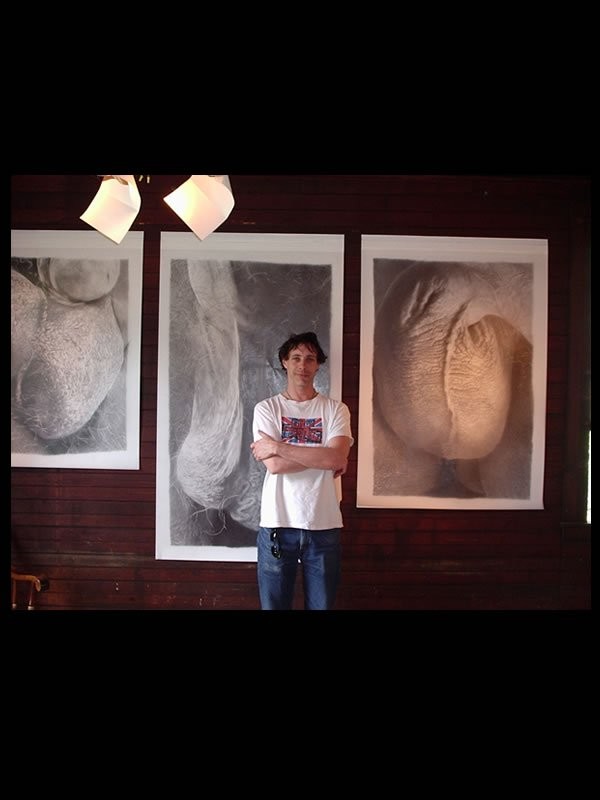 18+ Добро пожаловать в Европу. Выставка мошонок 18+ Добро пожаловать в Европу. Выставка мошонок