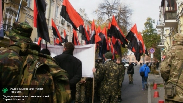 Матиос объявил «Правый сектор» незаконным формированием Матиос объявил «Правый сектор» незаконным формированием