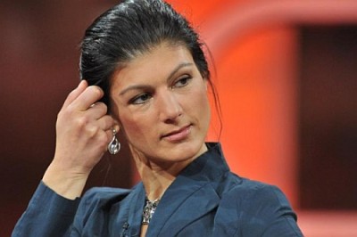 Сара Вагенкнехт: США, Саудовская Аравия и Катар ответственны за войну в Сирии Сара Вагенкнехт: США, Саудовская Аравия и Катар ответственны за войну в Сирии