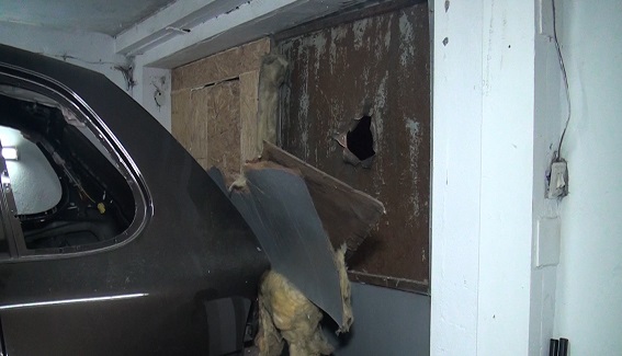 Ночью в Киеве из гранатомета расстреляли СТО Ночью в Киеве из гранатомета расстреляли СТО