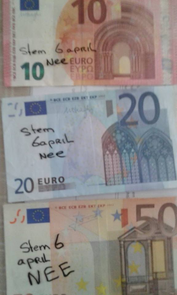 Голландцы не хотят ассоциации с Украиной: призывы высказаться против на референдуме появились даже на купюрах Голландцы не хотят ассоциации с Украиной: призывы высказаться против на референдуме появились даже на купюрах