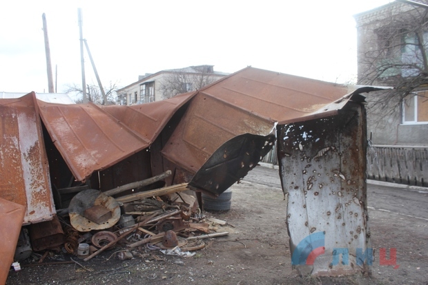 Сводка от НМ ЛНР 7 февраля 2016 года. ВСУ устраивают облавы на призывников и готовы направить на фронт женщин Сводка от НМ ЛНР 7 февраля 2016 года. ВСУ устраивают облавы на призывников и готовы направить на фронт женщин