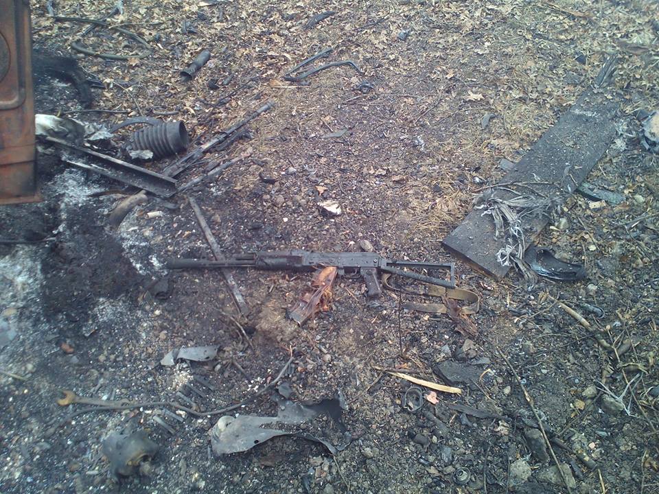 На Донбассе подорвался грузовик с продуктами и бойцами "АТО"