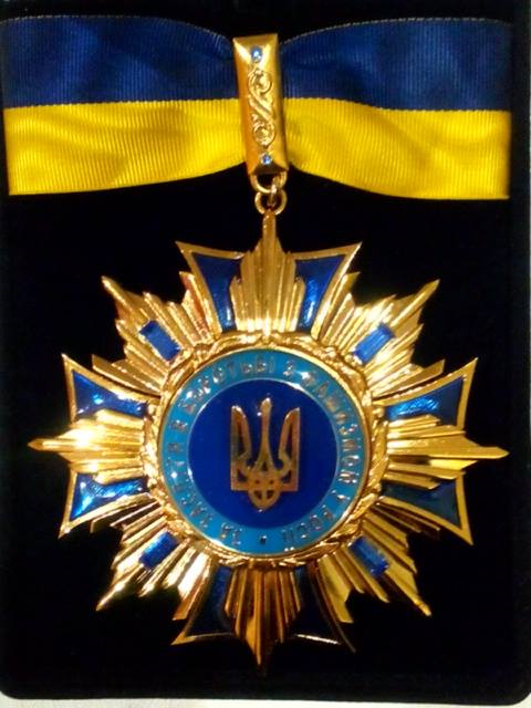 Антипутинские грантоеды наградили Джемилева орденом «за заслуги в борьбе с российским фашизмом» Антипутинские грантоеды наградили Джемилева орденом «за заслуги в борьбе с российским фашизмом»