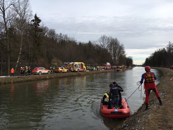 При столкновении поездов в Германии ранены почти 100 человек При столкновении поездов в Германии ранены почти 100 человек