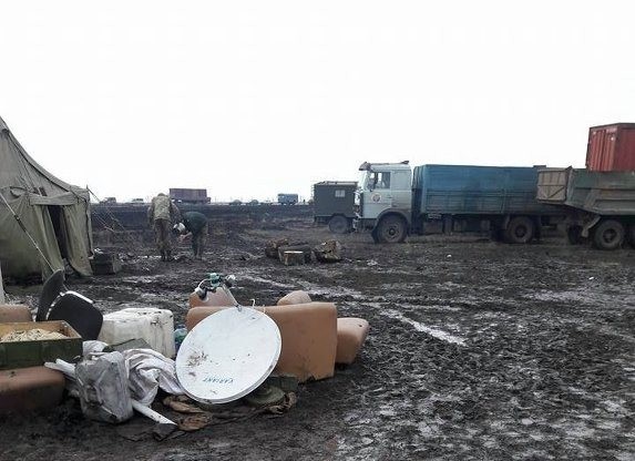 В Сети опубликованы фото и видео скотских условий жизни ВСУ на полигоне под Николаевом В Сети опубликованы фото и видео скотских условий жизни ВСУ на полигоне под Николаевом