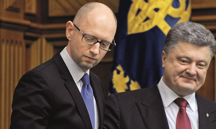 Порошенко ищет Яценюку замену Порошенко ищет Яценюку замену