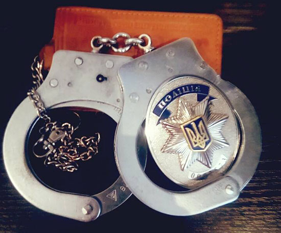 Женщина-патрульная уволилась из одесской полиции: со словами: «Я не хочу калечить людей, как мои коллеги» Женщина-патрульная уволилась из одесской полиции: со словами: «Я не хочу калечить людей, как мои коллеги»