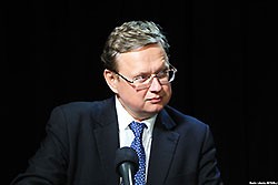 На Западе власть России общается со слугами вместо хозяев