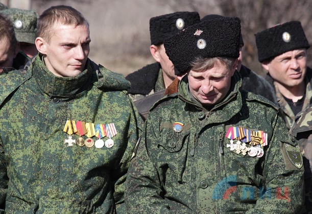 Жители поселка Центральный увековечили память погибших в боях за Дебальцево Жители поселка Центральный увековечили память погибших в боях за Дебальцево