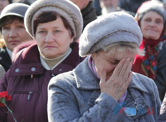 Жители поселка Центральный увековечили память погибших в боях за Дебальцево Жители поселка Центральный увековечили память погибших в боях за Дебальцево