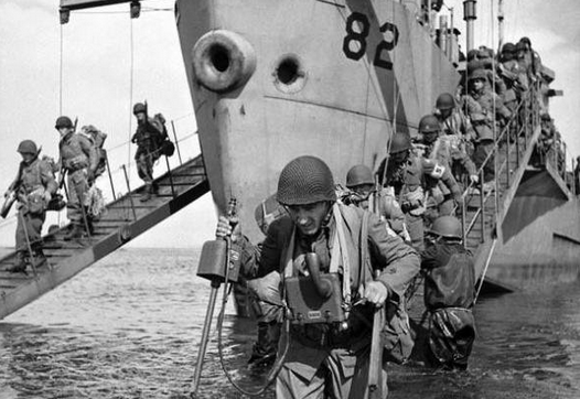 Американцы обучают укроармию. Над ВСУ нависла неизбежная «пэрэмога» Американцы обучают укроармию. Над ВСУ нависла неизбежная «пэрэмога»