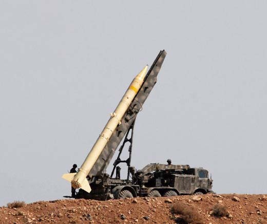 Сирийские ракетчики "угостили" террористов двухсоткилограммовой боеголовкой комплекса 9К52 Сирийские ракетчики "угостили" террористов двухсоткилограммовой боеголовкой комплекса 9К52