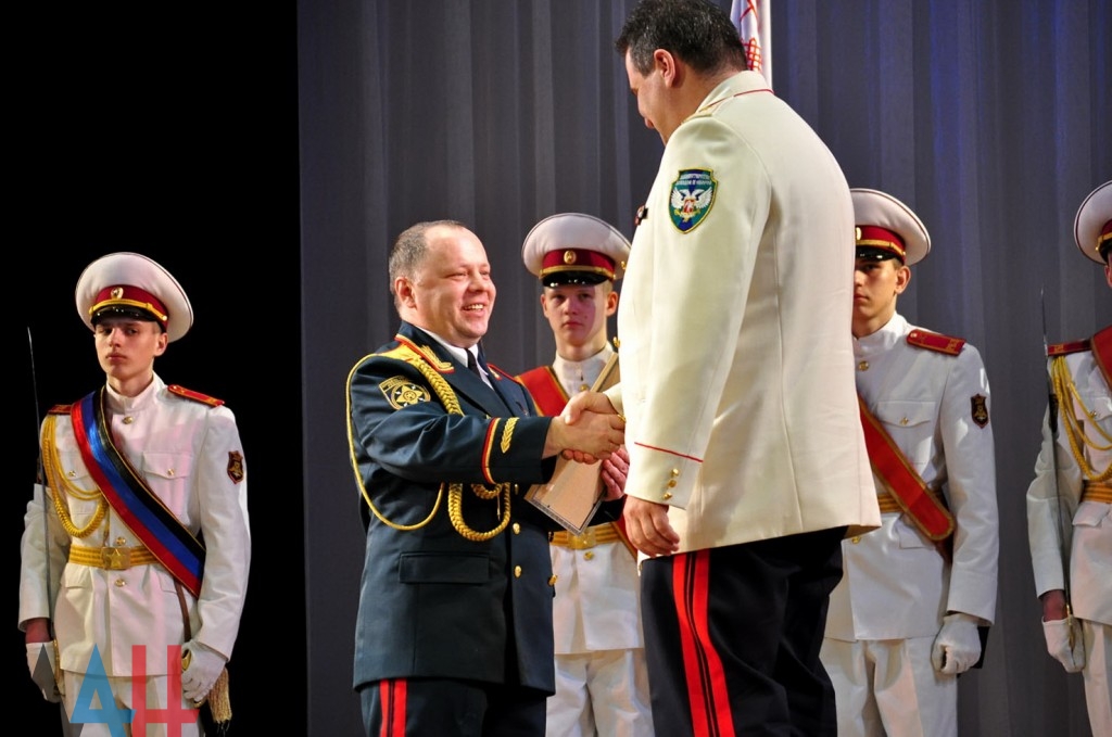 Торжественные мероприятия в Республиках Новороссии посвященные Дню защитника Отечества