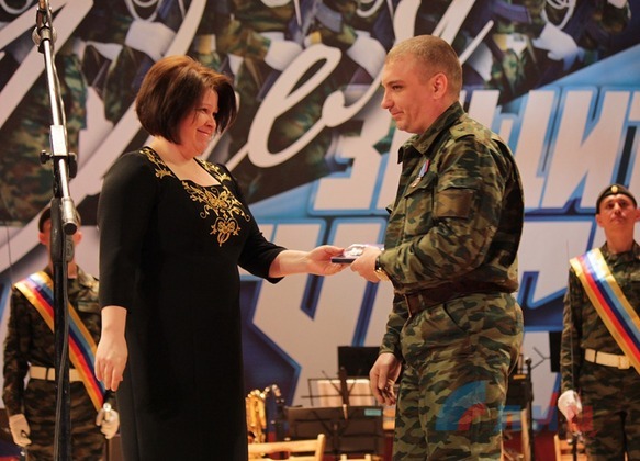 Торжественные мероприятия в Республиках Новороссии посвященные Дню защитника Отечества