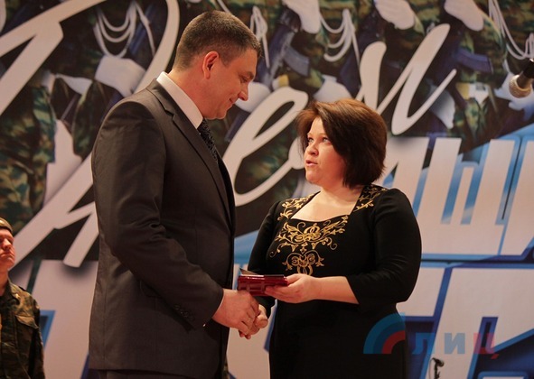 Торжественные мероприятия в Республиках Новороссии посвященные Дню защитника Отечества